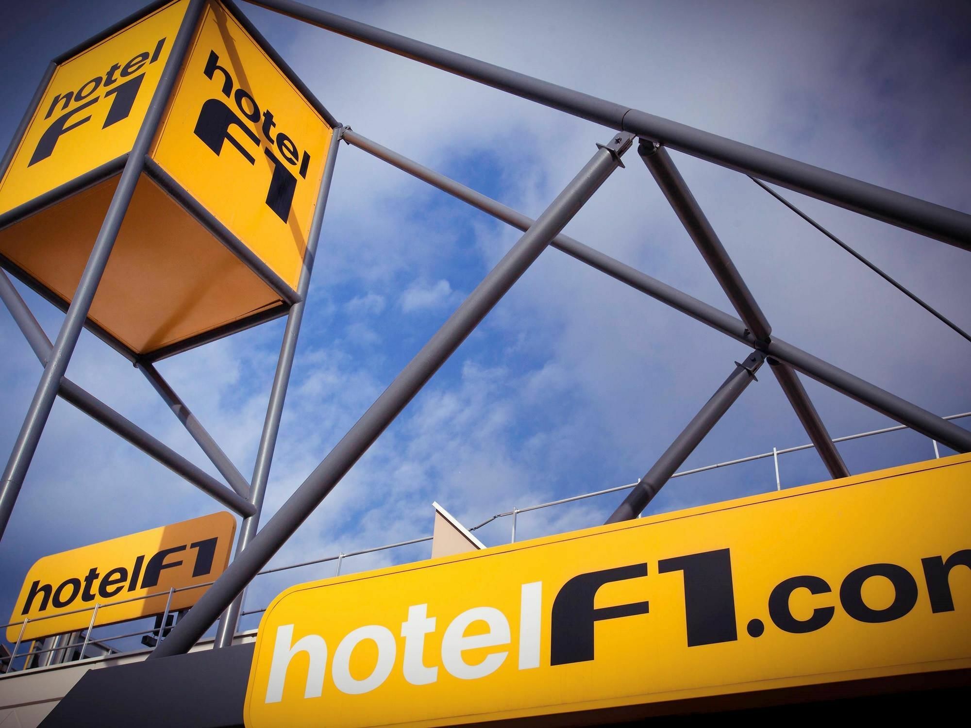 Hotelf1 Saint Witz A1 Hotel Екстер'єр фото